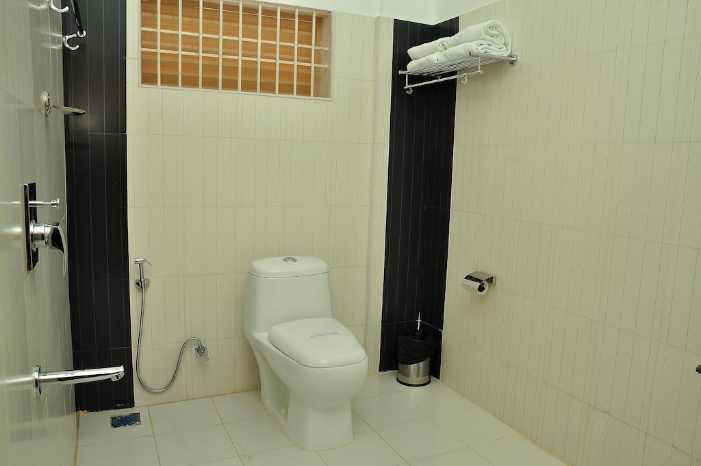 Holiday Hill Hotel & Suites Sultan Bathery Quarto foto