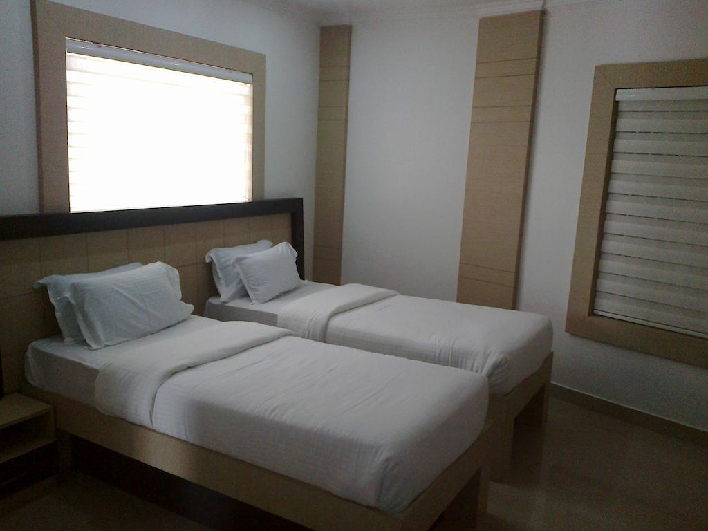 Holiday Hill Hotel & Suites Sultan Bathery Quarto foto