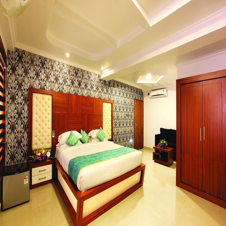 Holiday Hill Hotel & Suites Sultan Bathery Exterior foto