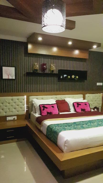 Holiday Hill Hotel & Suites Sultan Bathery Exterior foto